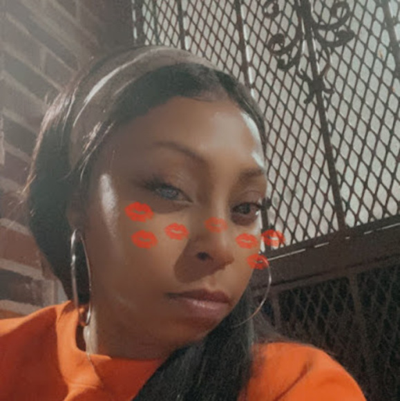 Meet your Posher, Syreeta - Picture 1 of 1